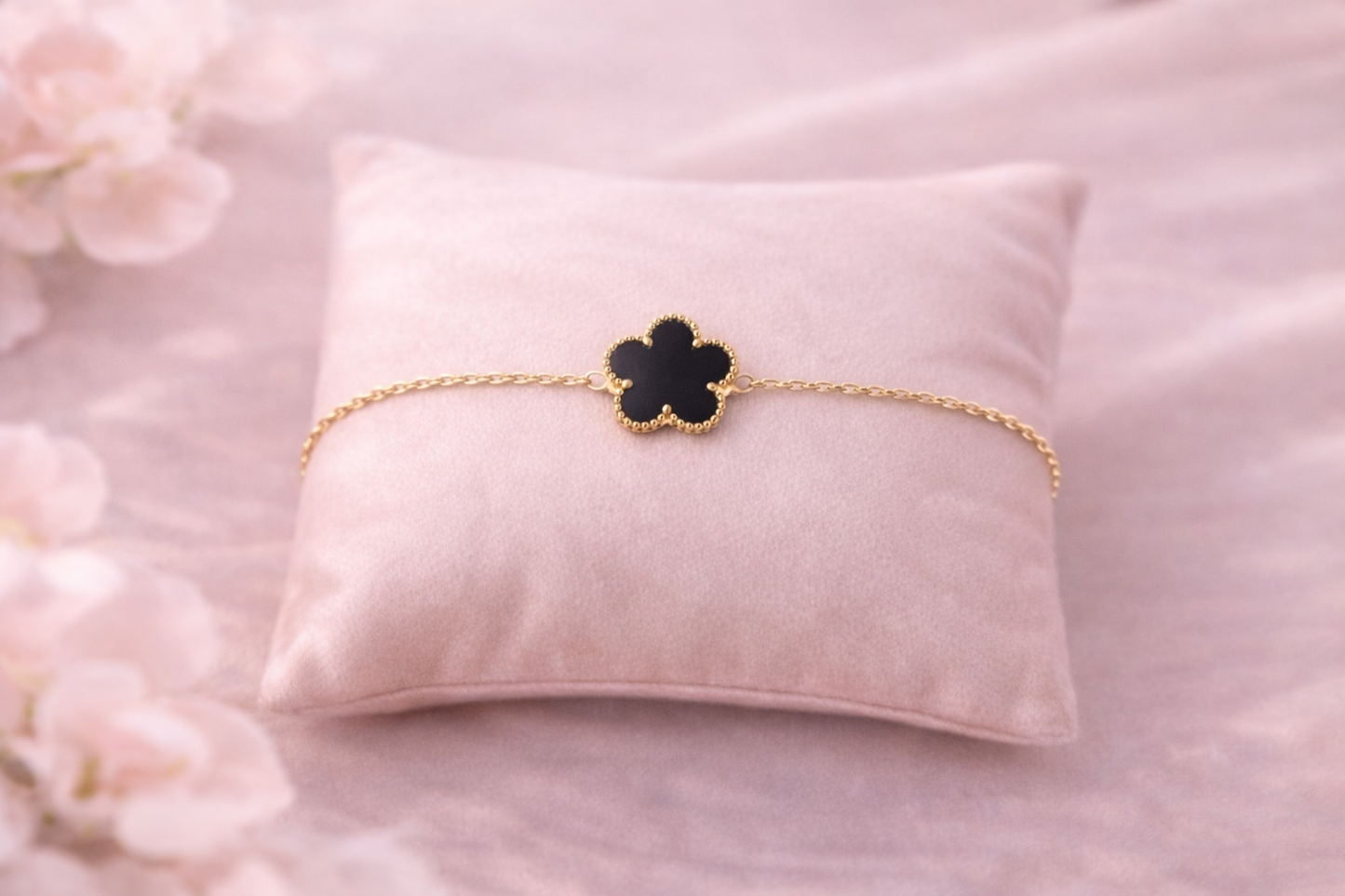 Bracelet Trèfle Doré en Acier Inoxydable et Pierre Noire
