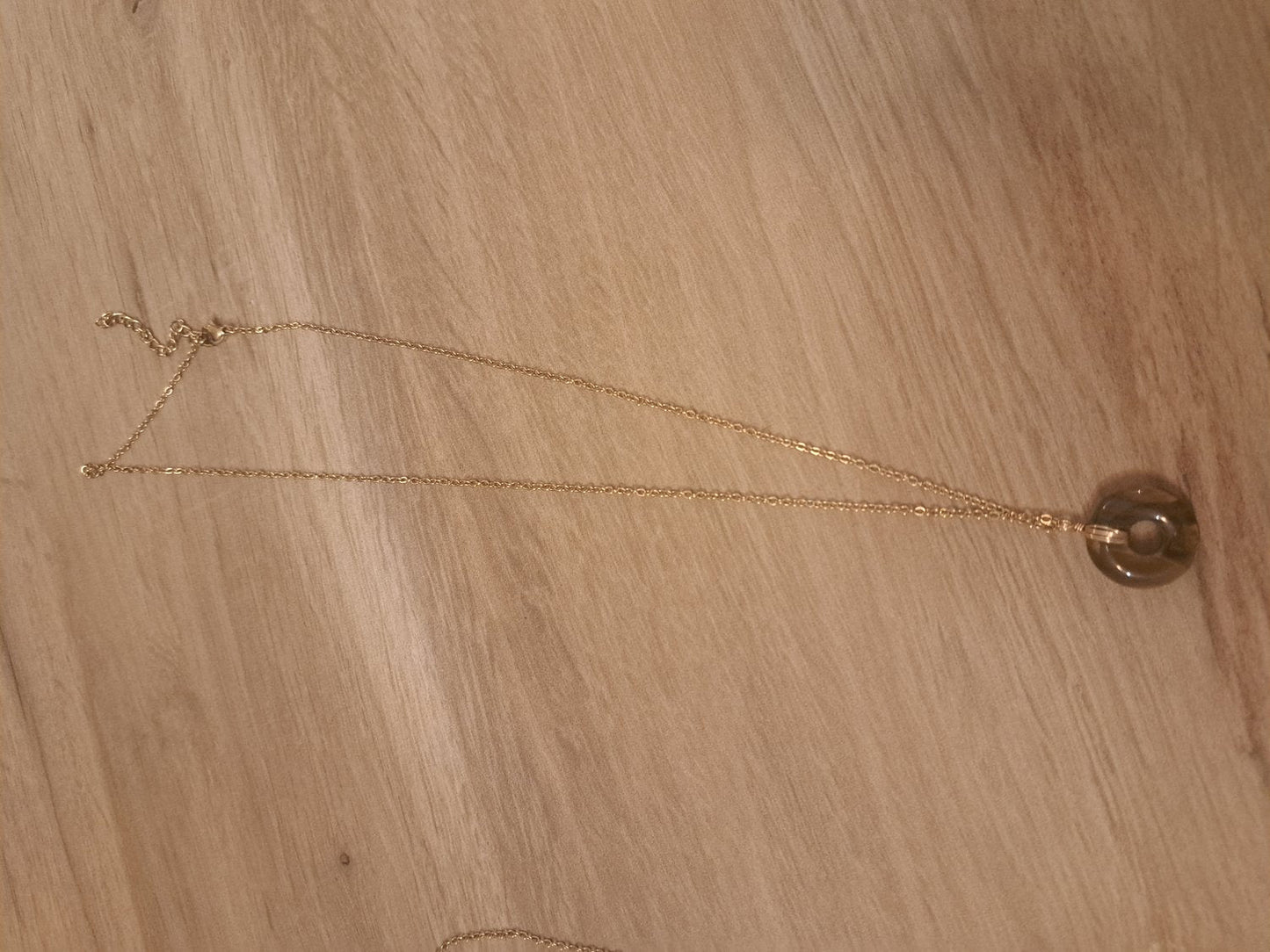 Collier Loa doré en Œil de Tigre - photo réelle pierre brun doré