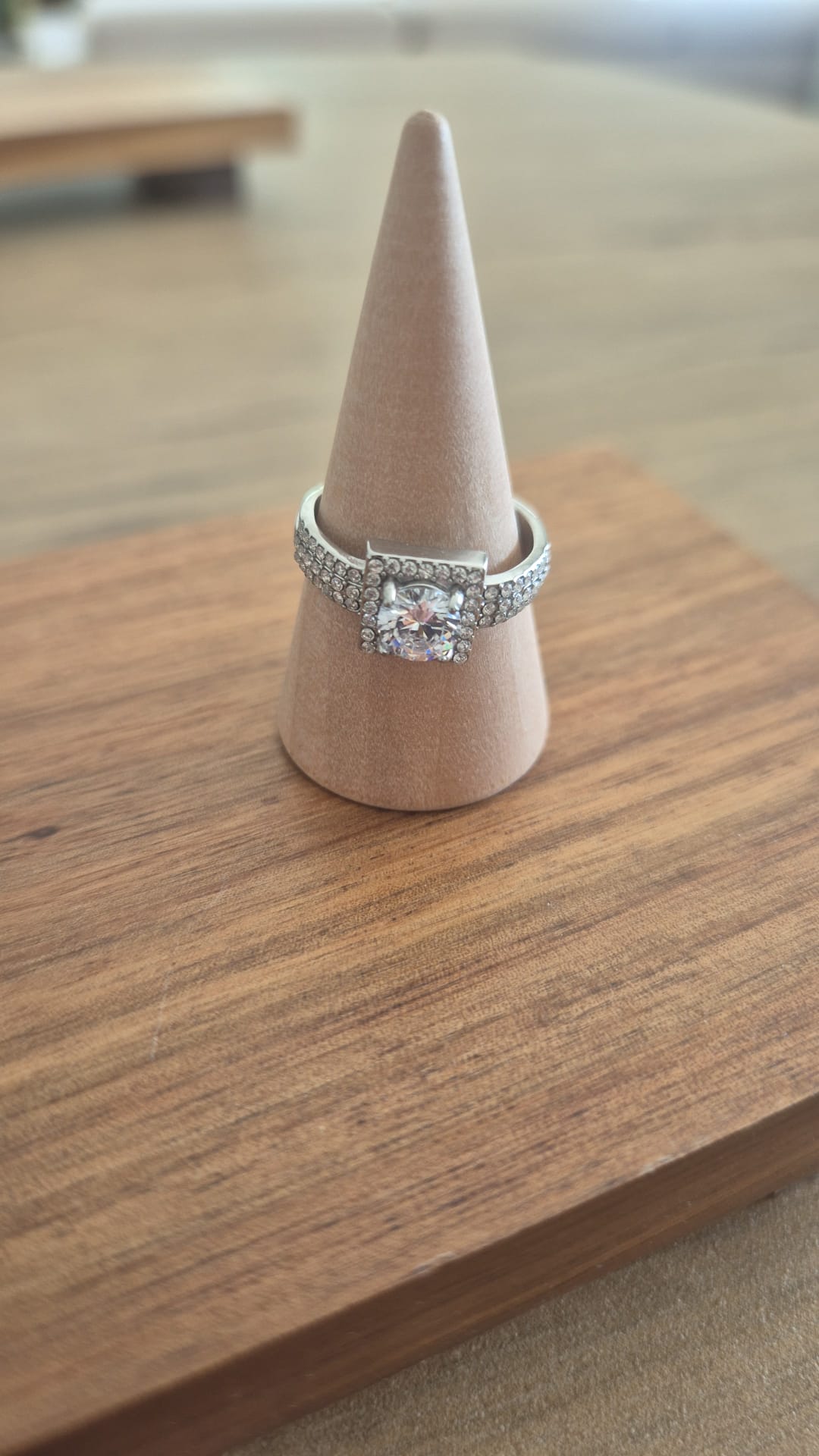 Bague argentée - photo