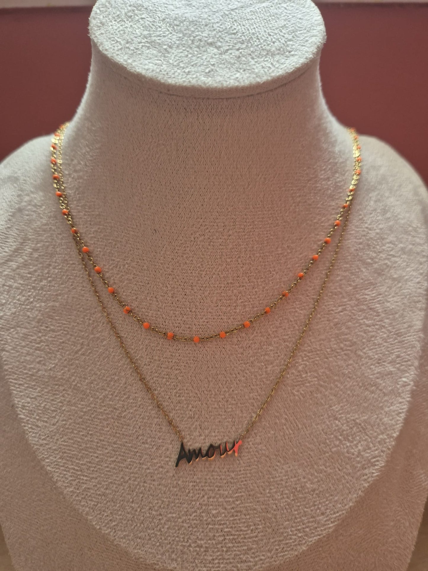 Collier Amour doré à perles corail - photo réelle
