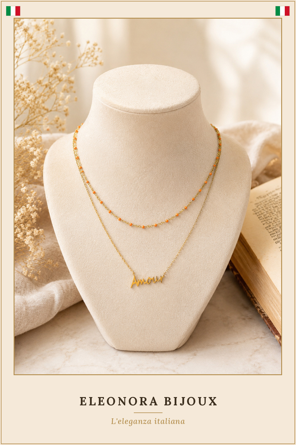 Collier Amour doré à perles corail - photo studio