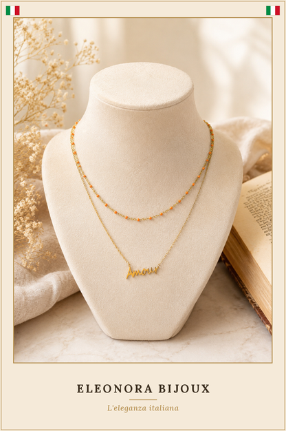 Collier Amour doré à perles corail - photo studio