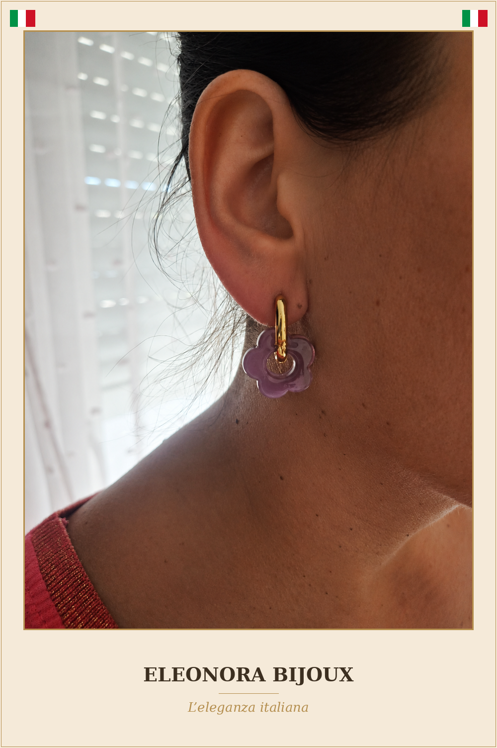 Boucles d'oreilles Fleur bleu lavande portées - Eleonora Bijoux