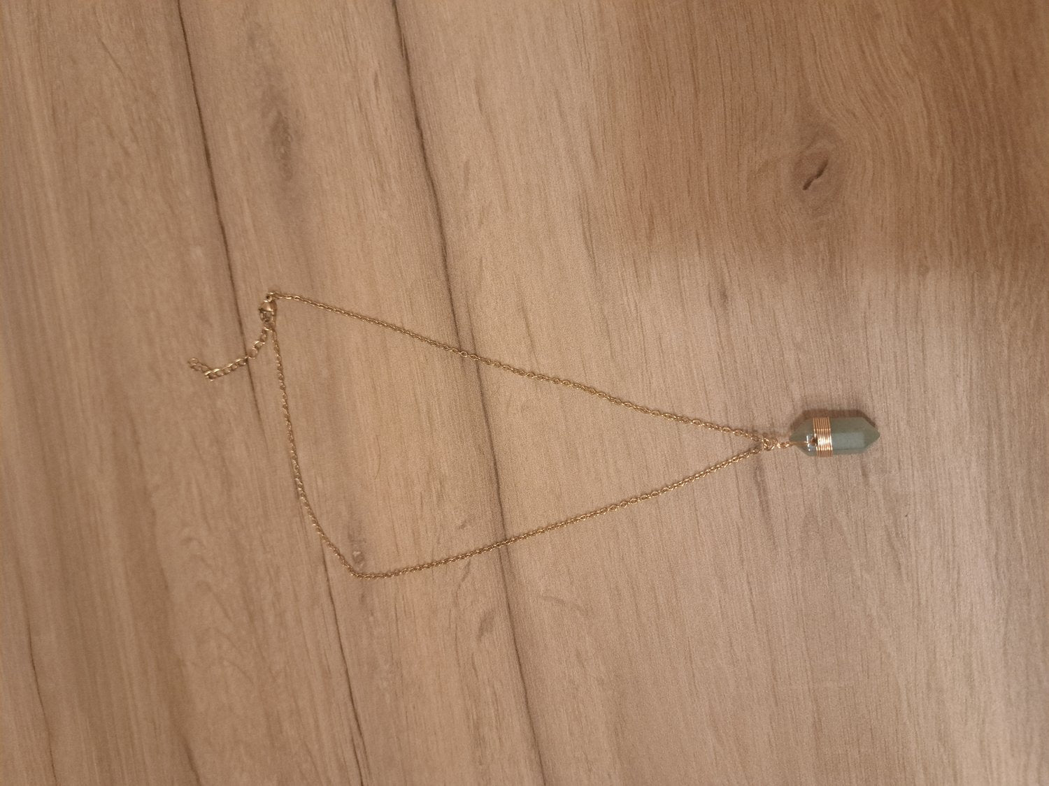 Collier Boho doré en Aventurine Verte - photo réelle pierre verte