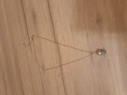 Collier Boho doré en Aventurine Verte - photo réelle pierre verte