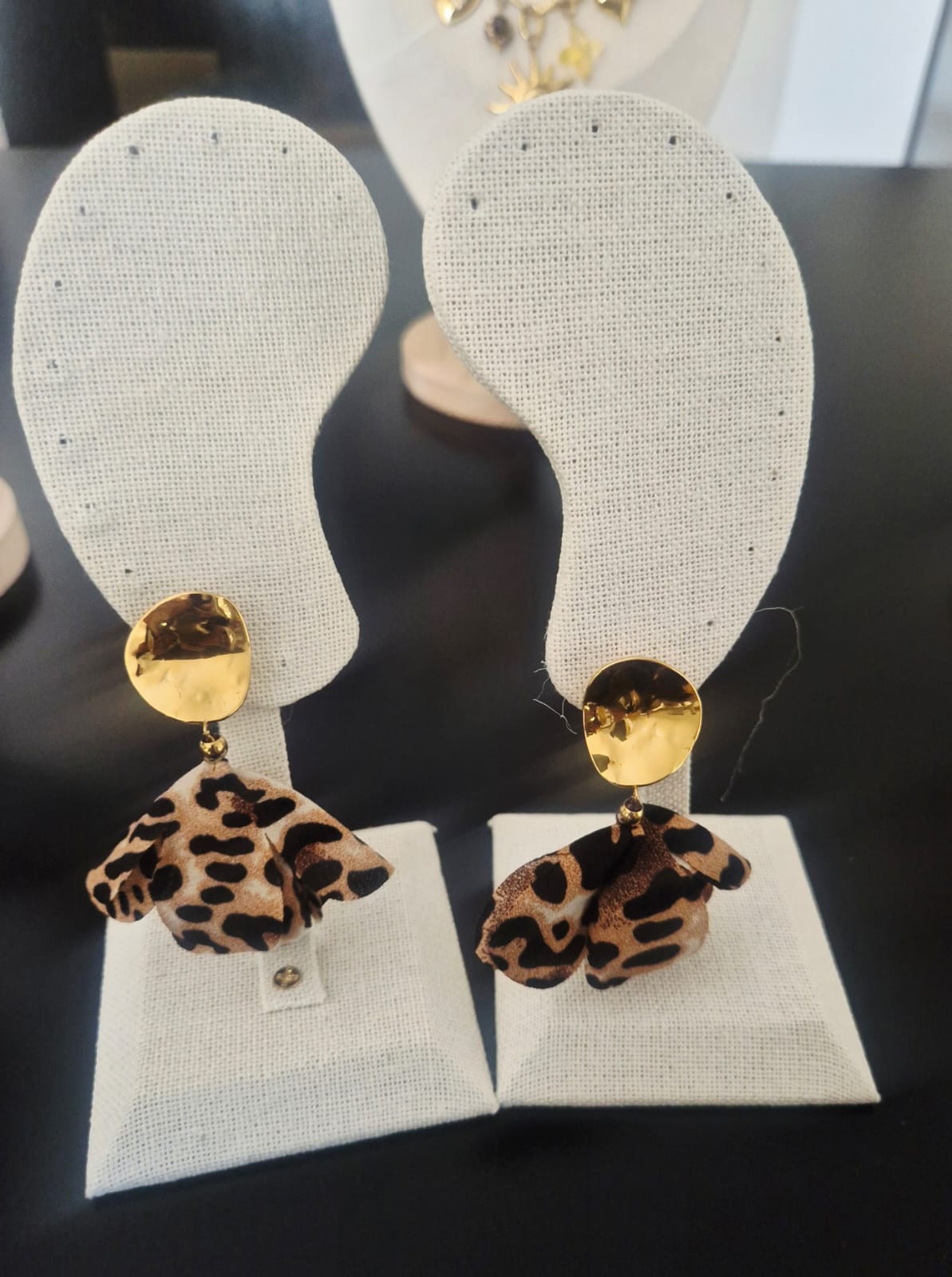 Photo réelle - Boucles léopard