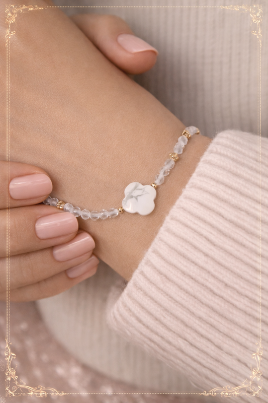 Bracelet Rosalia doré en Howlite blanche et Cristal de roche