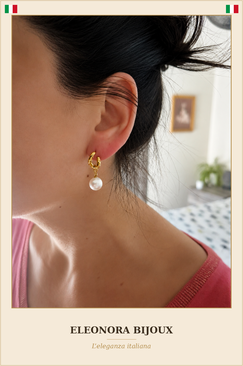 Boucles d'oreilles Créole dorées en Perle Blanche portées - Eleonora Bijoux