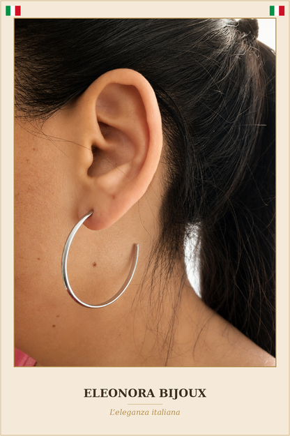 Boucles d'oreilles créoles argentées Femme portées - Eleonora Bijoux