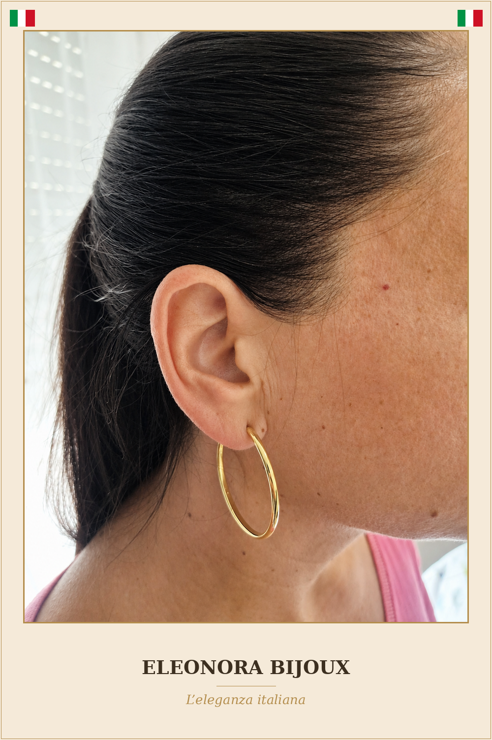 Boucles d'oreilles créoles dorées Femme portées - Eleonora Bijoux