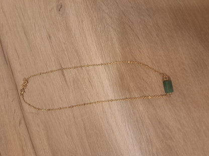 Collier Cléa doré en Aventurine Verte - photo réelle pierre verte