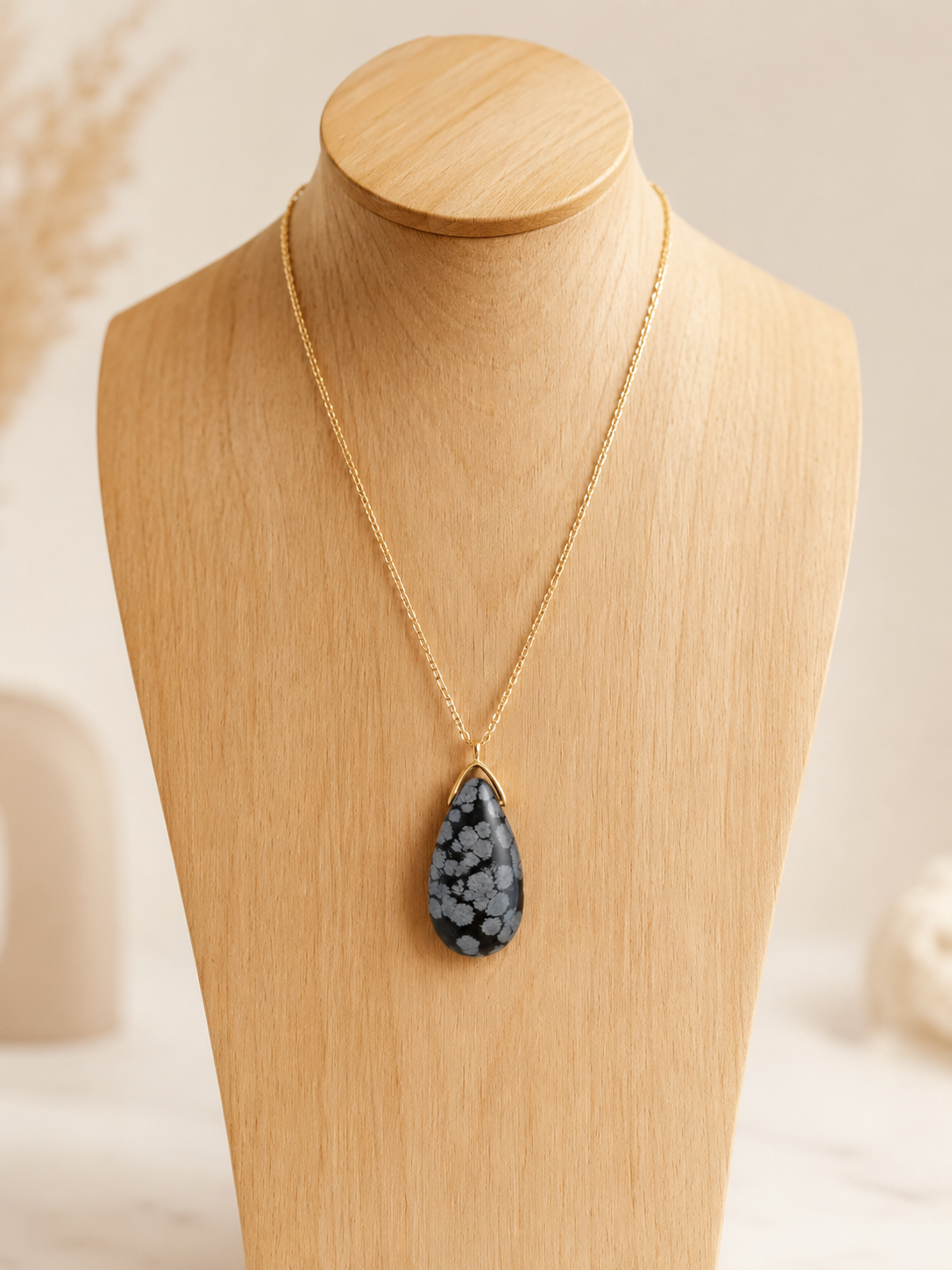 Collier goutte Obsidienne Flocon - photo studio