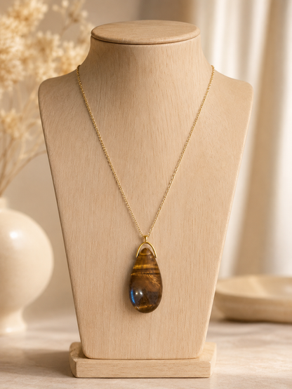 Collier goutte Œil de Tigre - photo studio