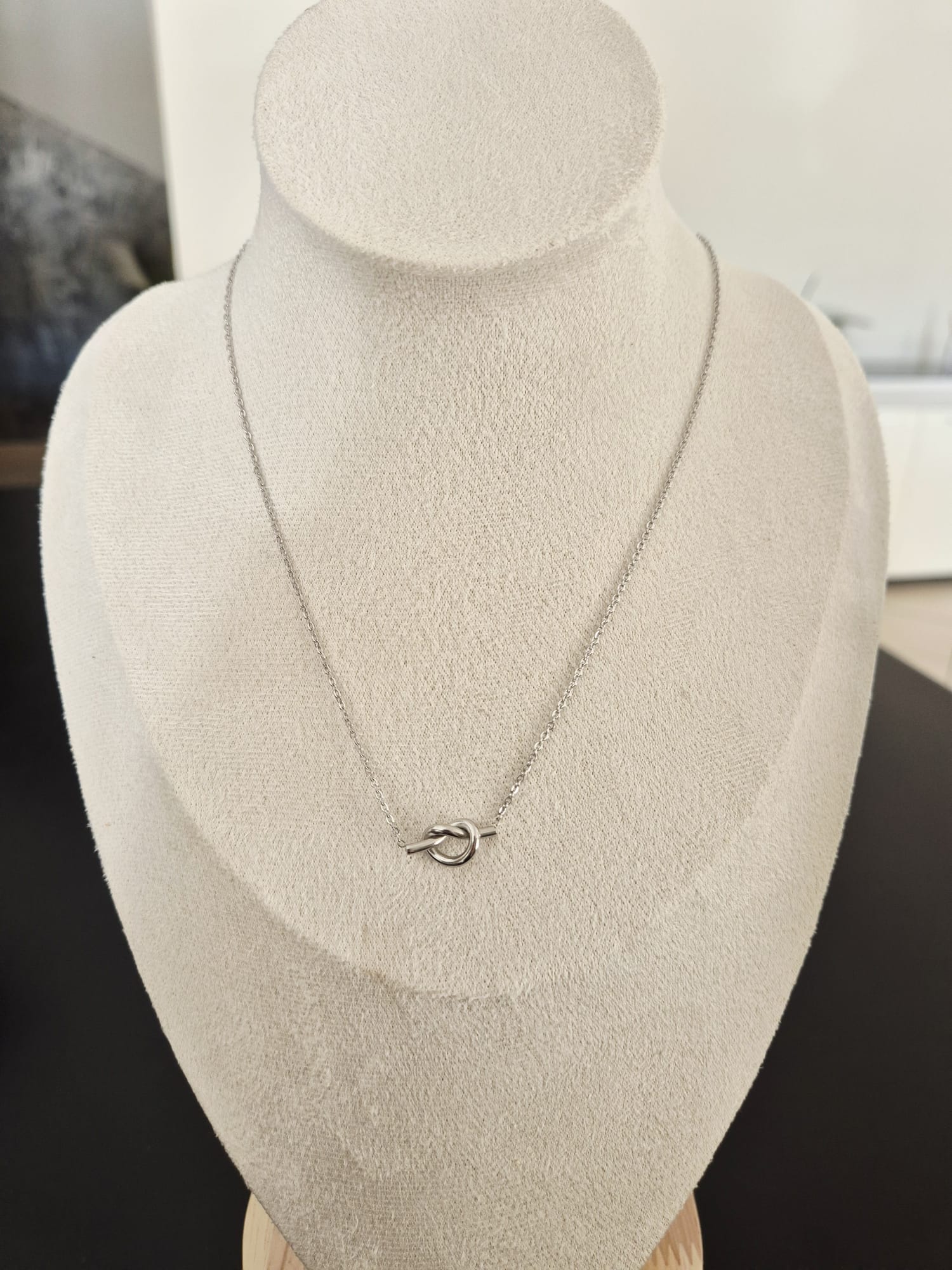 Collier Petit Nœud - vue produit