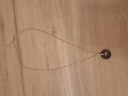Collier Loa doré en Onyx - photo réelle pierre noire brillante