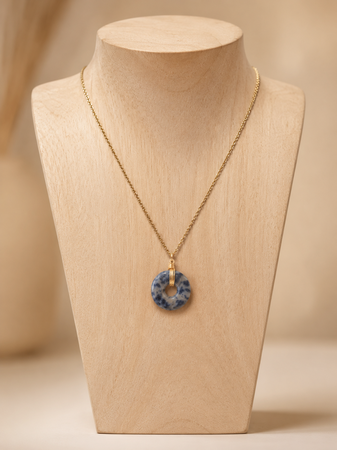 Collier LOA Sodalite - photo studio