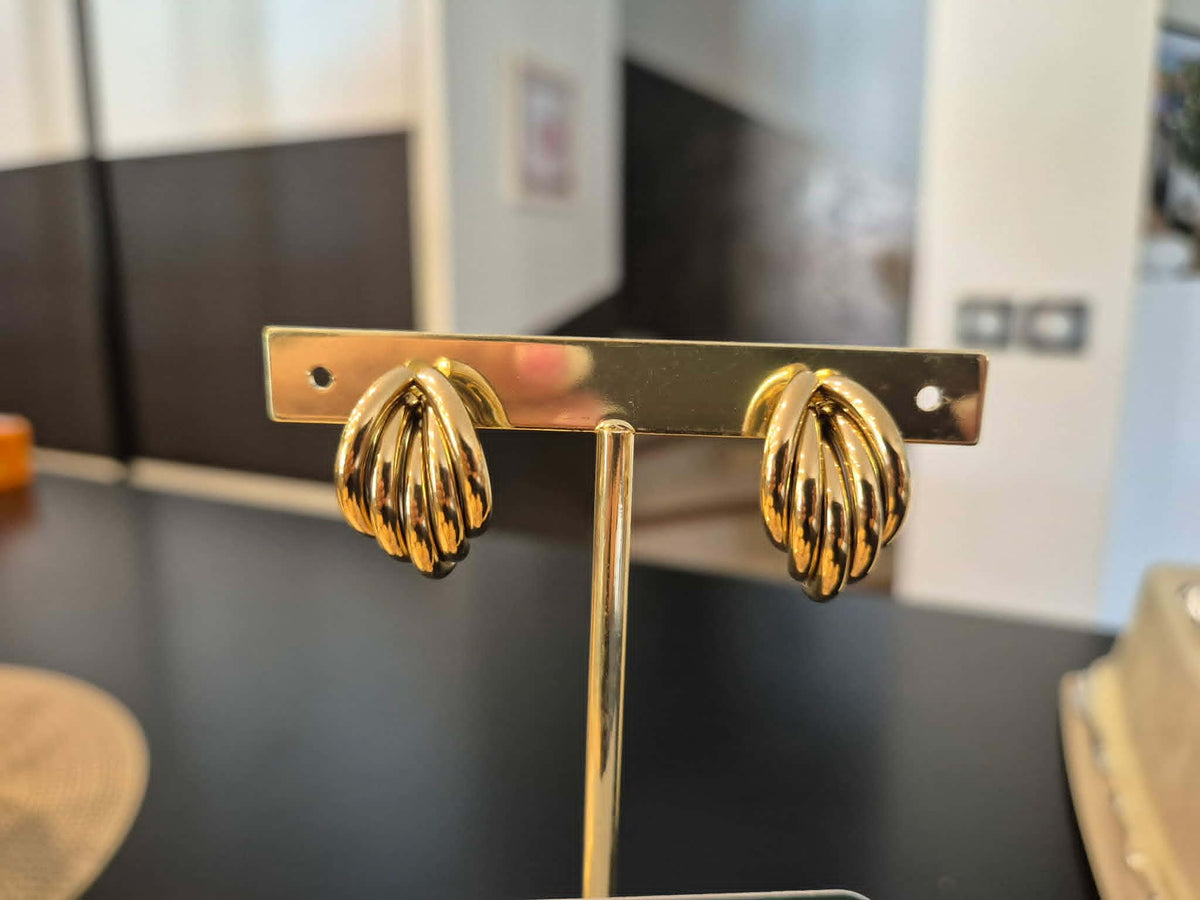 Boucles d'oreilles dorées godronnées - photo
